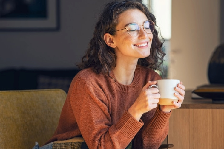 a photo showing if you can drink coffee after getting veneers 